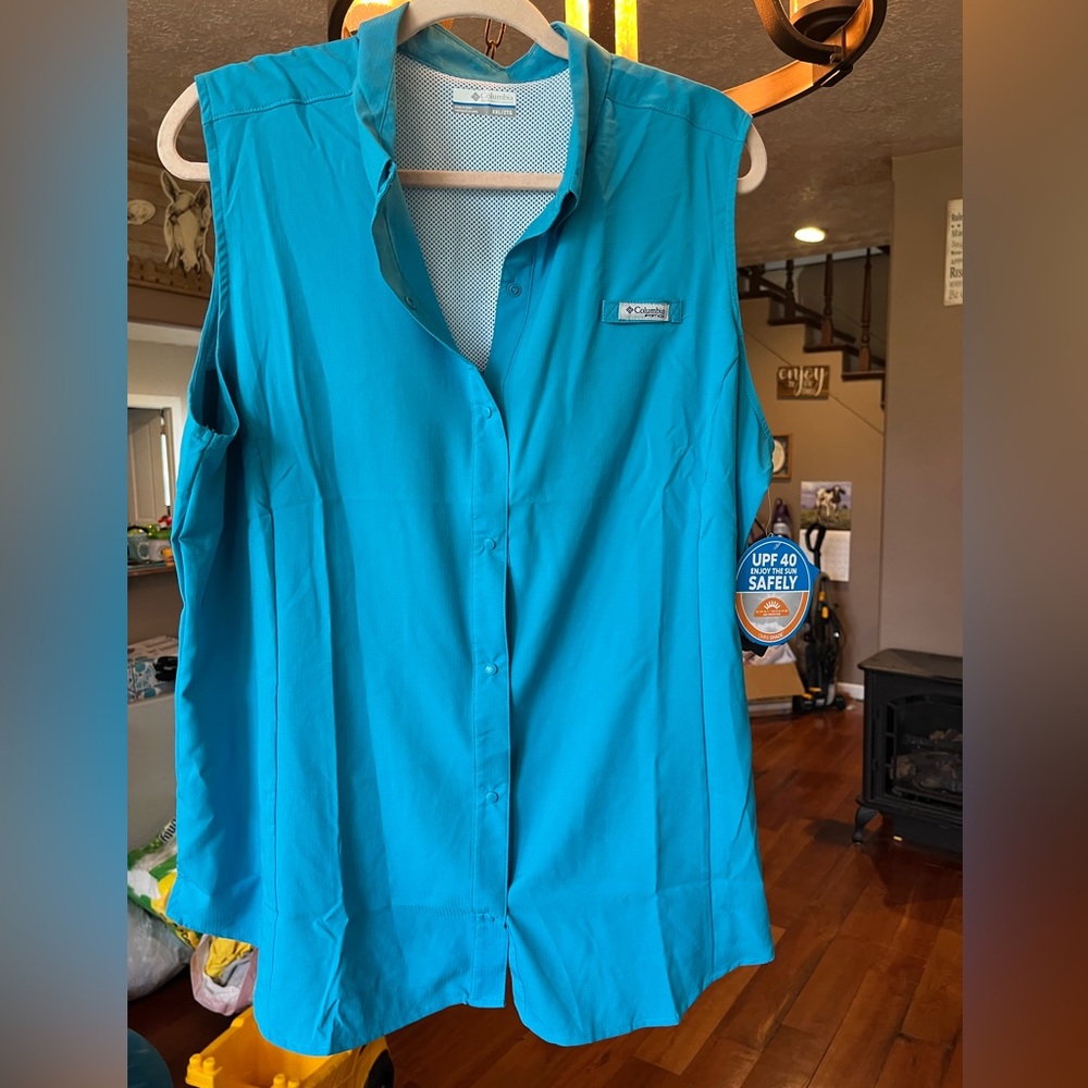 Blue lightweight Columbia sleeveless top women’s xxl